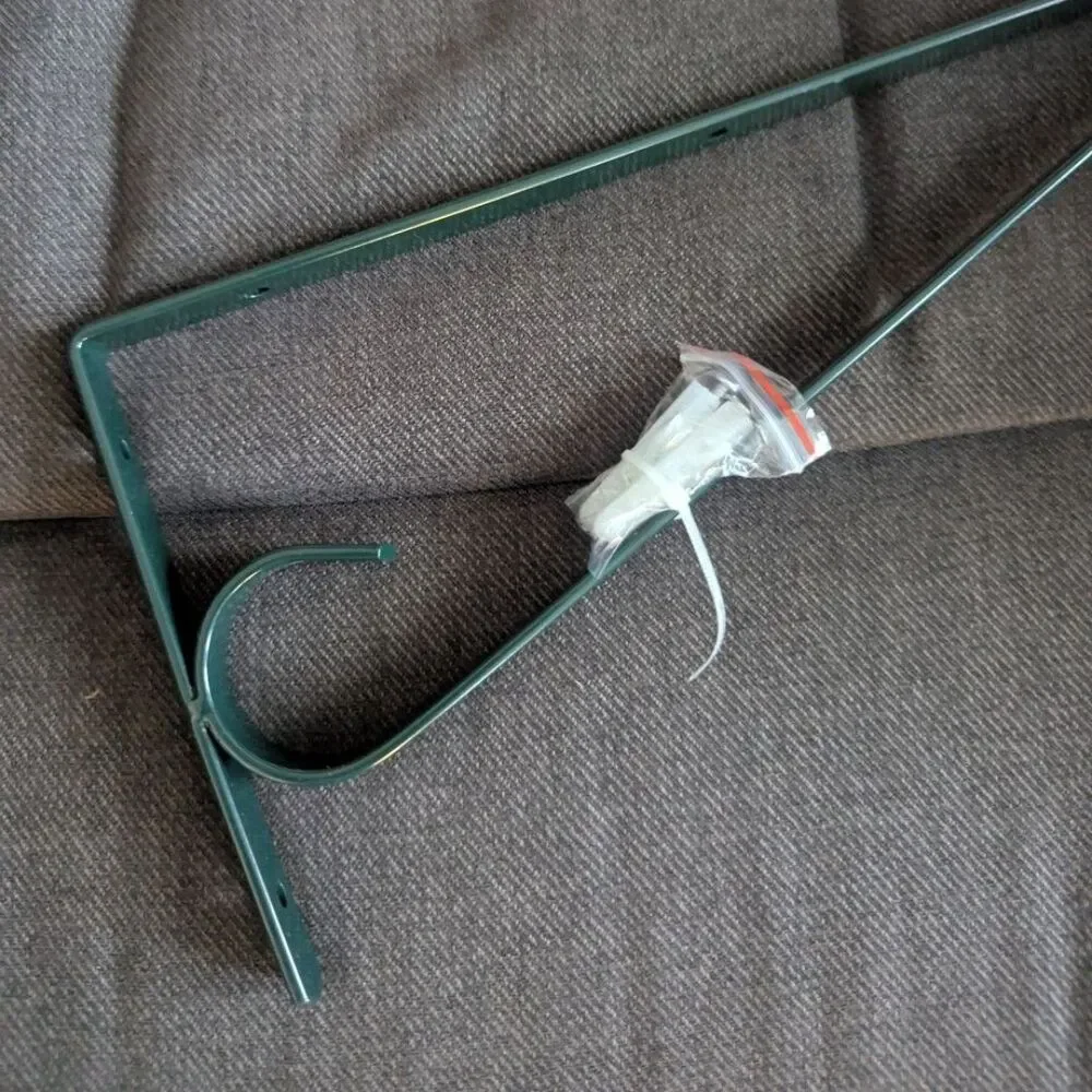 NEW 2-Pack Green Outdoor Metal Wall Bracket Plant Hangers